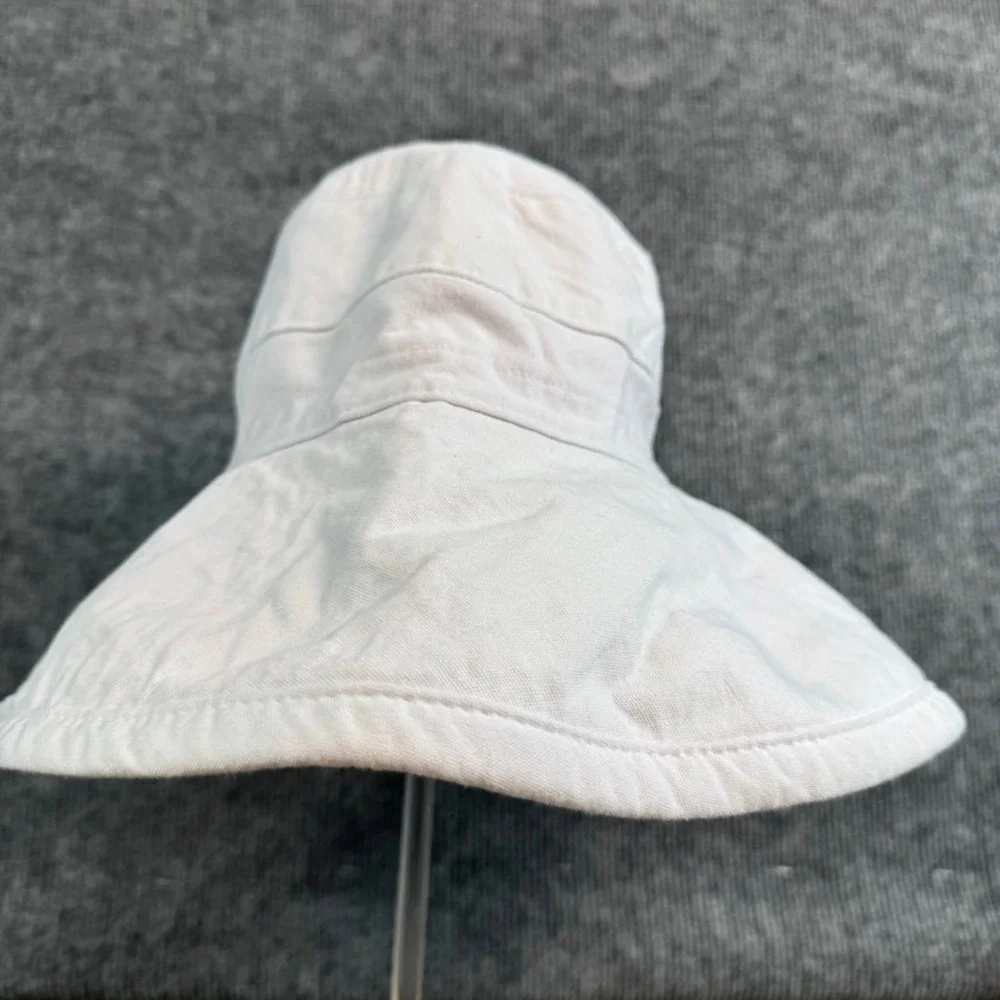 Wallaroo Reversible Bucket Hat White Red Hibiscus Floral Sun Hat Wide Brim